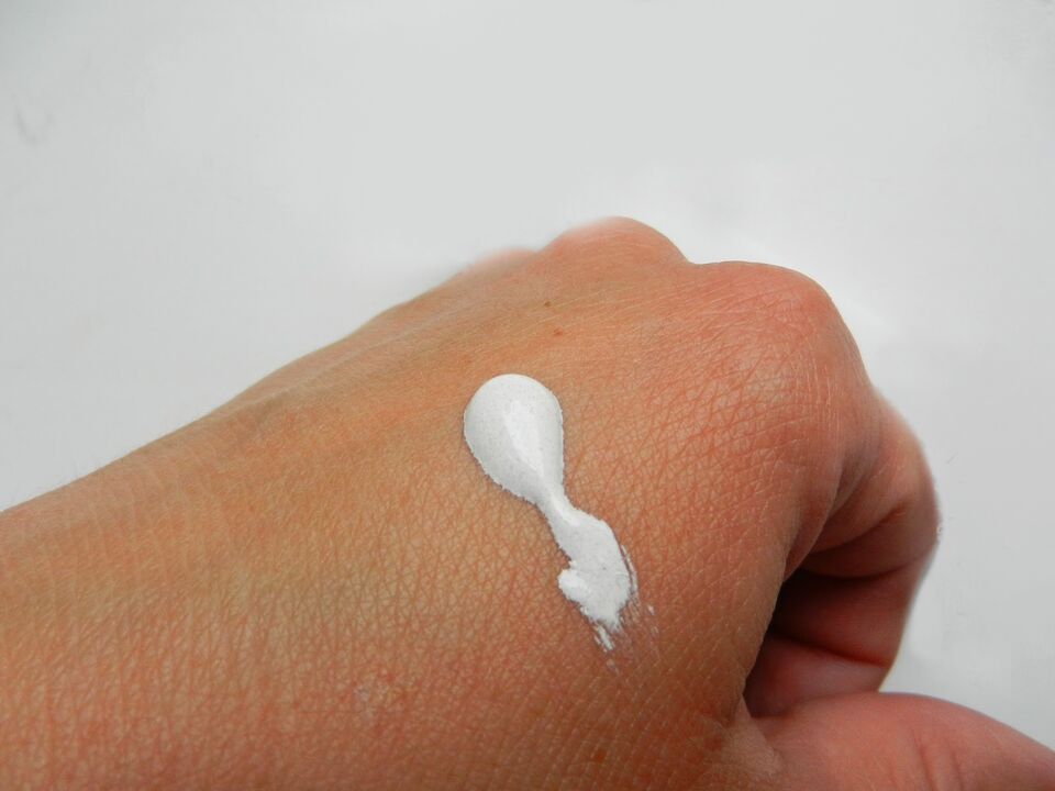 A photo of intenskin cream at hand from an overview of Elizabeth in Dublin