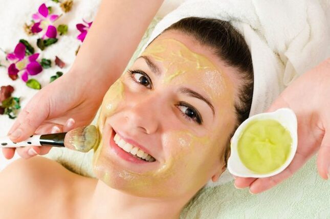 Face mask made of gelatin and chamomile infusion - a recipe for fresh skin