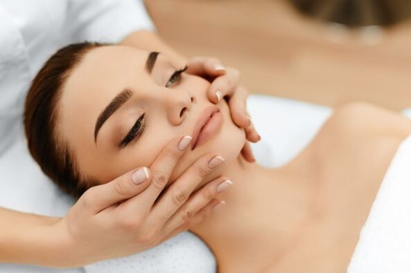 Plasma facial rejuvenation can also be combined with a massage after the skin has healed